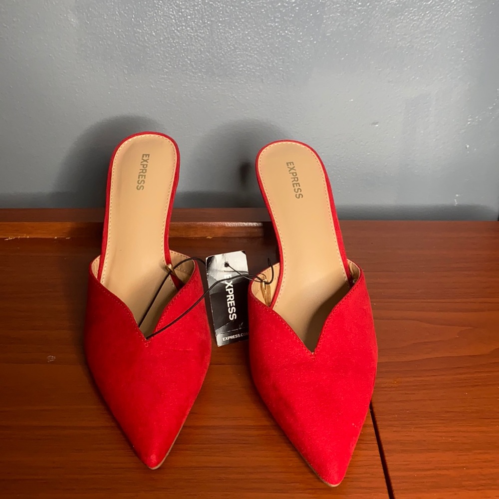 Red shoes size 9